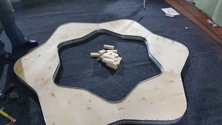 двухуровневые натяжные потолки 9