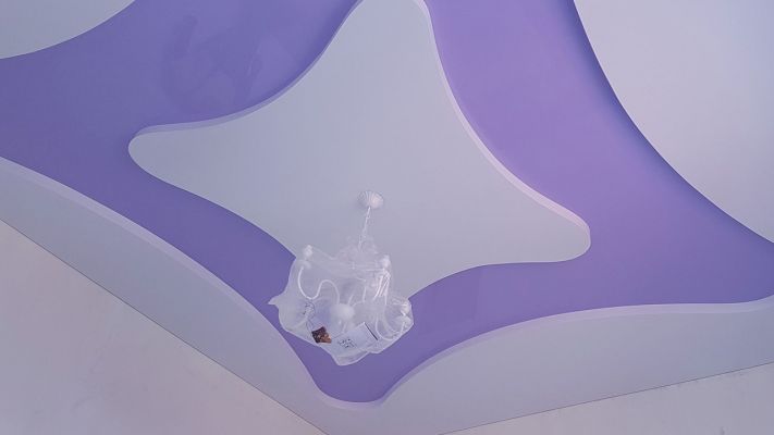 двухуровневые натяжные потолки 1